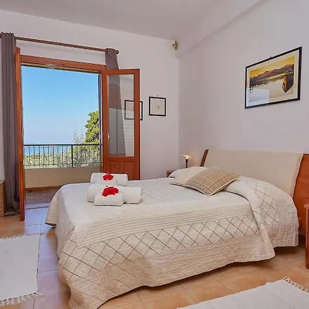 Natino With Pool And Garden