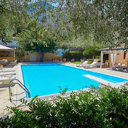 Villa Natino With Pool And Garden