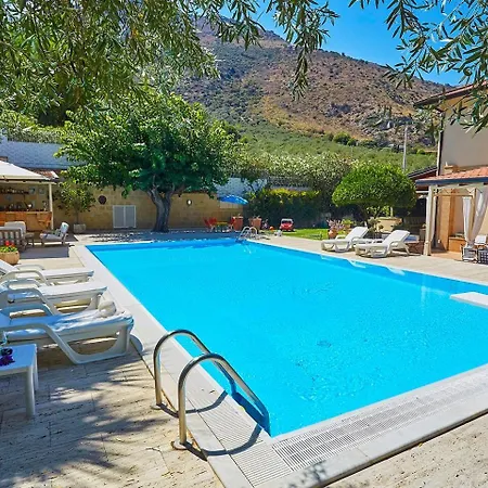Natino With Pool And Garden Villa