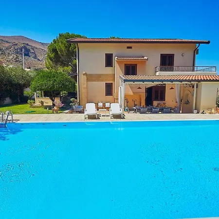 Natino With Pool And Garden Villa